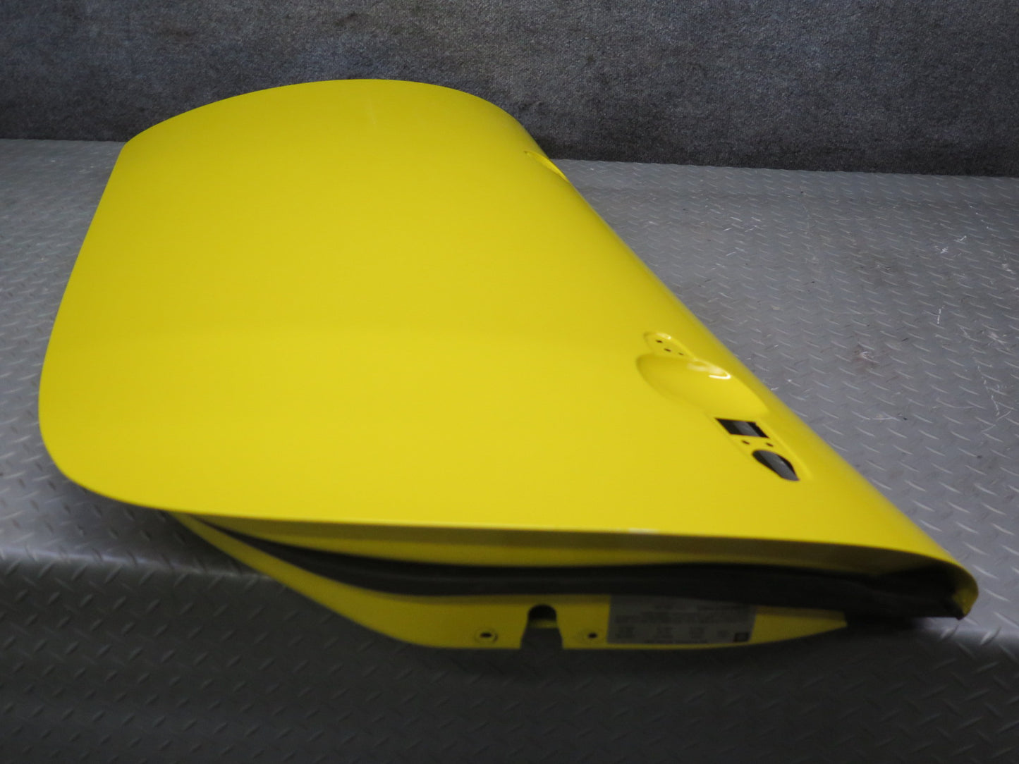 06-09 Pontiac Solstice Left Driver Door Shell Panel Cover Yellow 20K Miles OEM