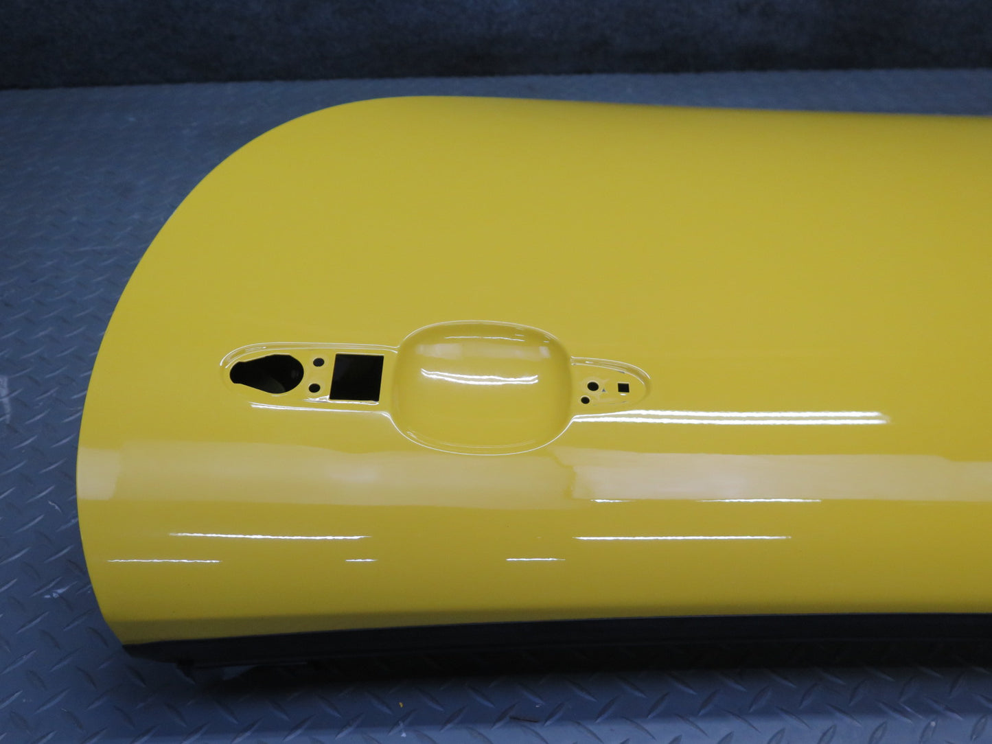 06-09 Pontiac Solstice Left Driver Door Shell Panel Cover Yellow 20K Miles OEM