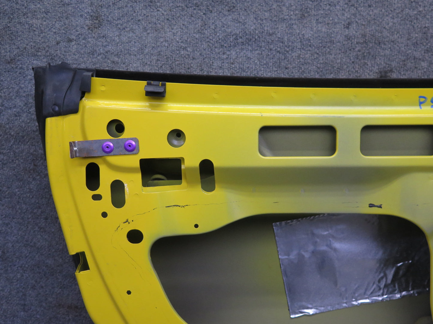 06-09 Pontiac Solstice Left Driver Door Shell Panel Cover Yellow 20K Miles OEM