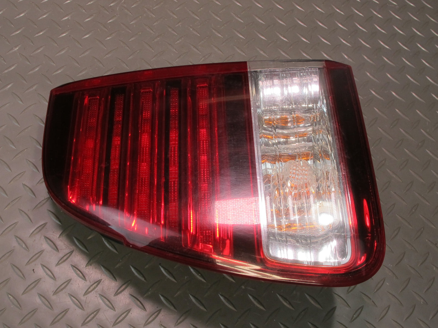 2006-2007 Lexus UZJ100L LX470 Rear Right Inner Trunk Lid Tail Light Lamp