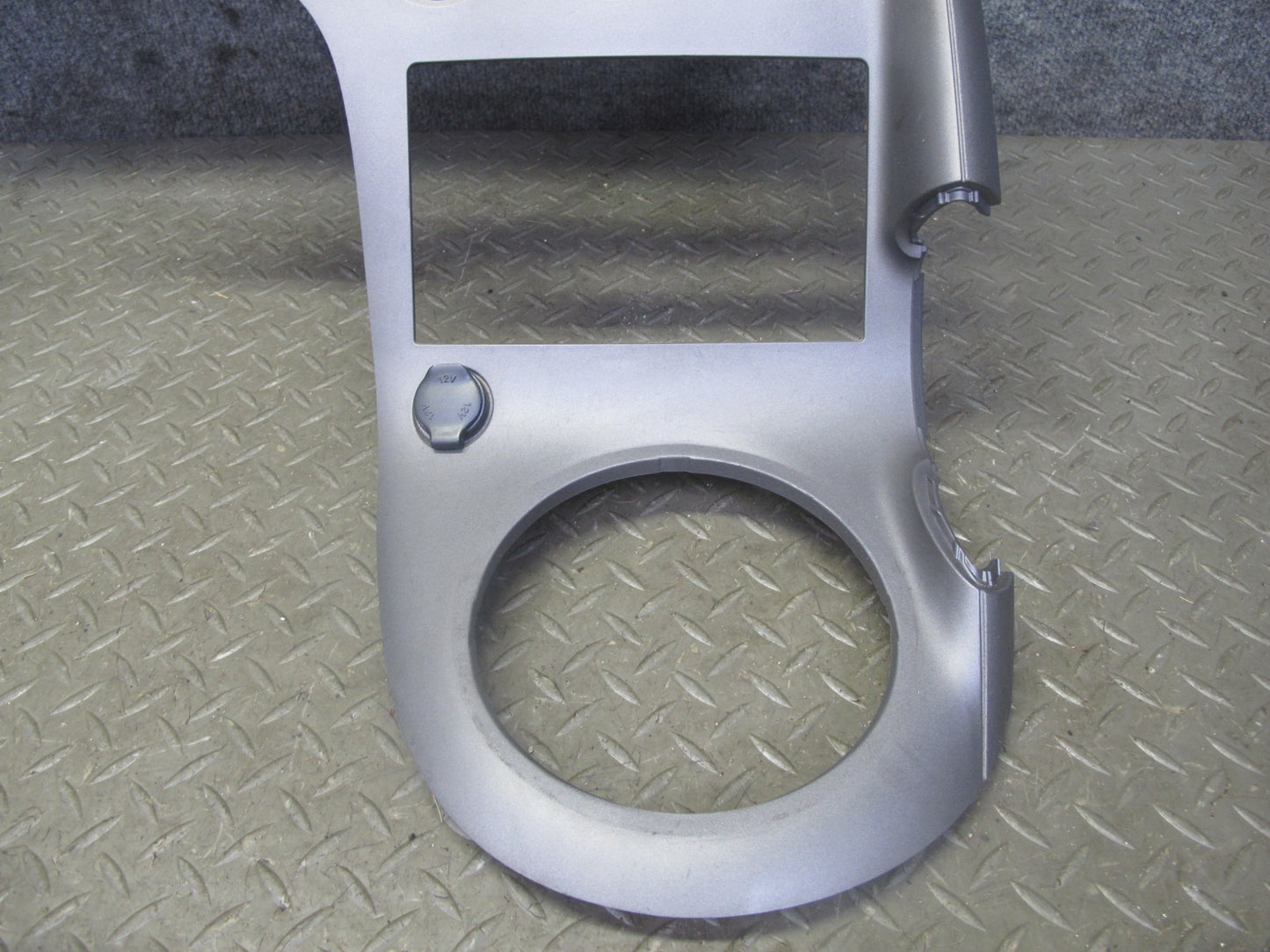 06-07 Pontiac Solstice Dash Speedometer Center Console Trim Panel 15262130 OEM