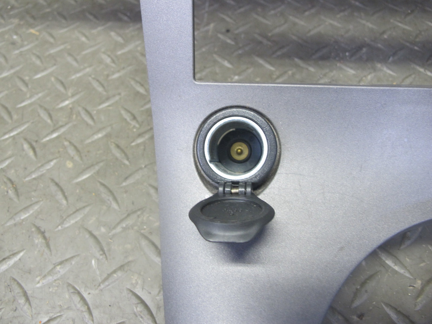 06-07 Pontiac Solstice Dash Speedometer Center Console Trim Panel 15262130 OEM