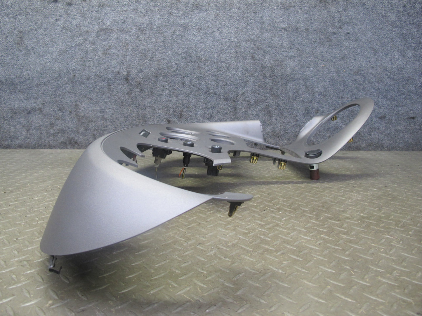 06-07 Pontiac Solstice Dash Speedometer Center Console Trim Panel 15262130 OEM