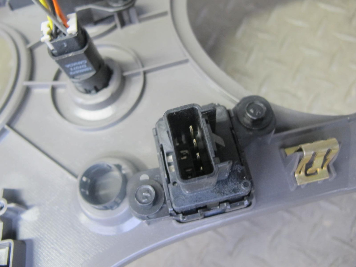 06-07 Pontiac Solstice Dash Speedometer Center Console Trim Panel 15262130 OEM