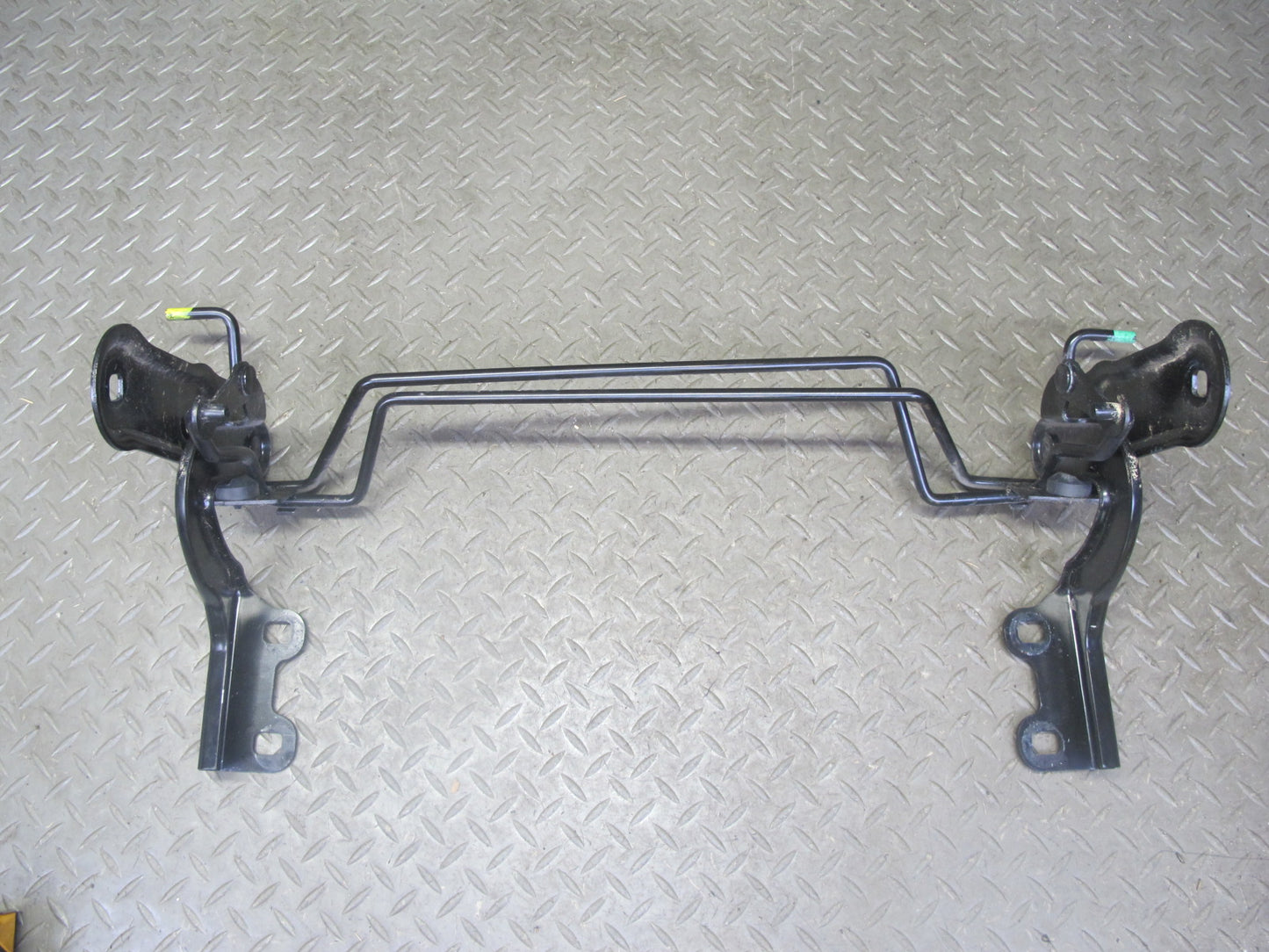 06-10 Pontiac Solstice Saturn SKY Convert Rear Trunk Hinge Bracket 25798535 OEM