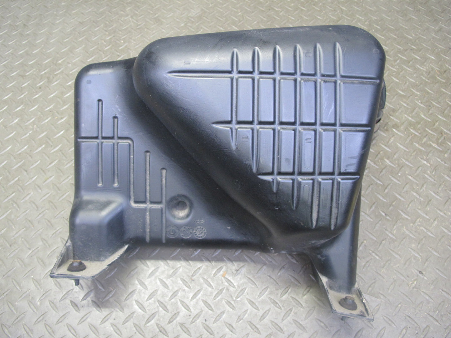 06-10 Pontiac Solstice Saturn SKY 2.4L Air Intake Resonator w Duct Assy 20K OEM