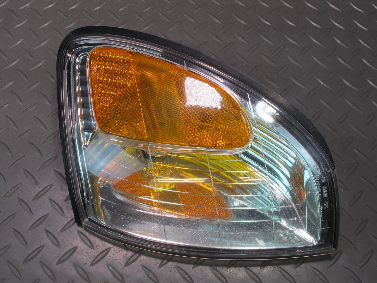 2003-2007 Lexus UZJ100L LX470 Front Left Turn Signal Corner Light Lamp