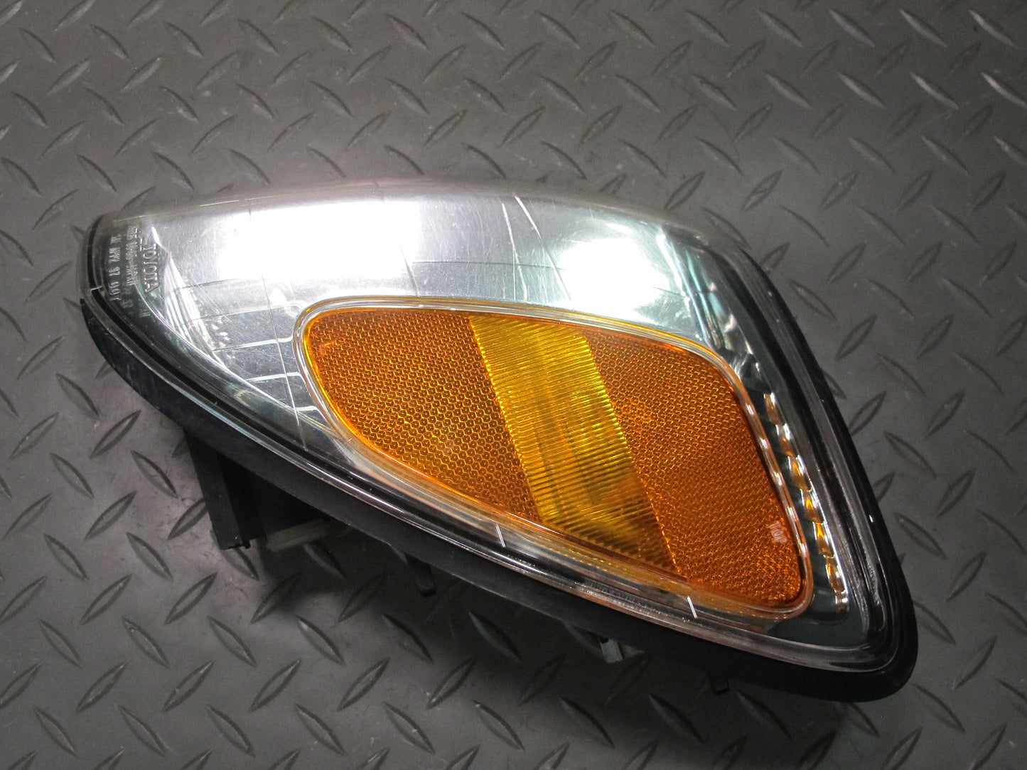 2003-2007 Lexus UZJ100L LX470 Front Left Turn Signal Corner Light Lamp