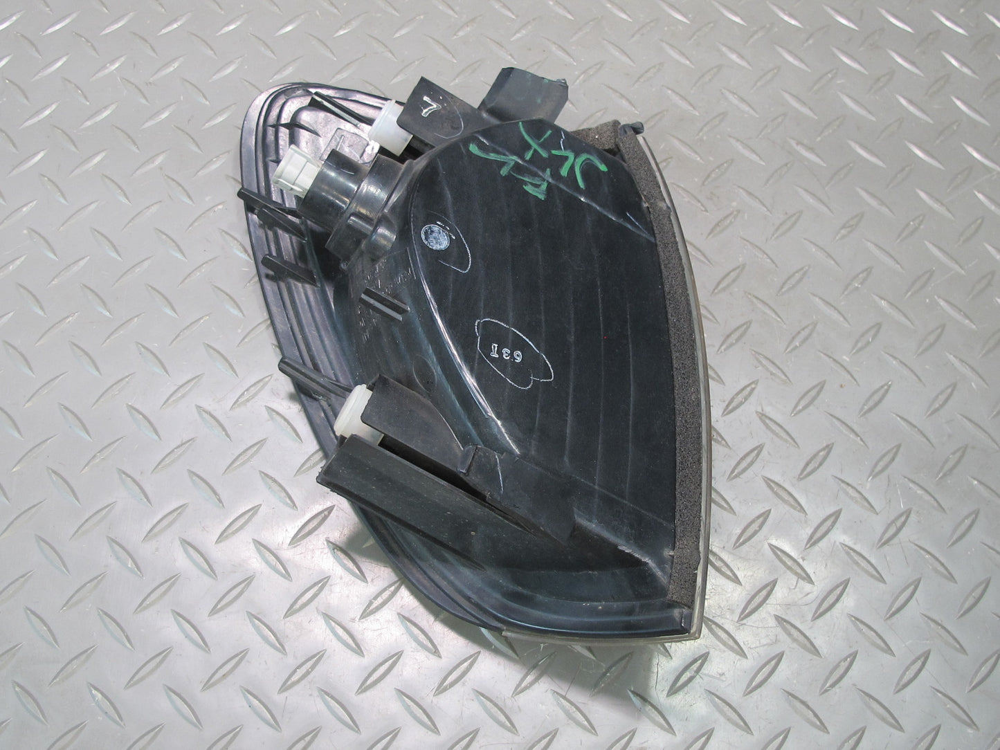 2003-2007 Lexus UZJ100L LX470 Front Left Turn Signal Corner Light Lamp