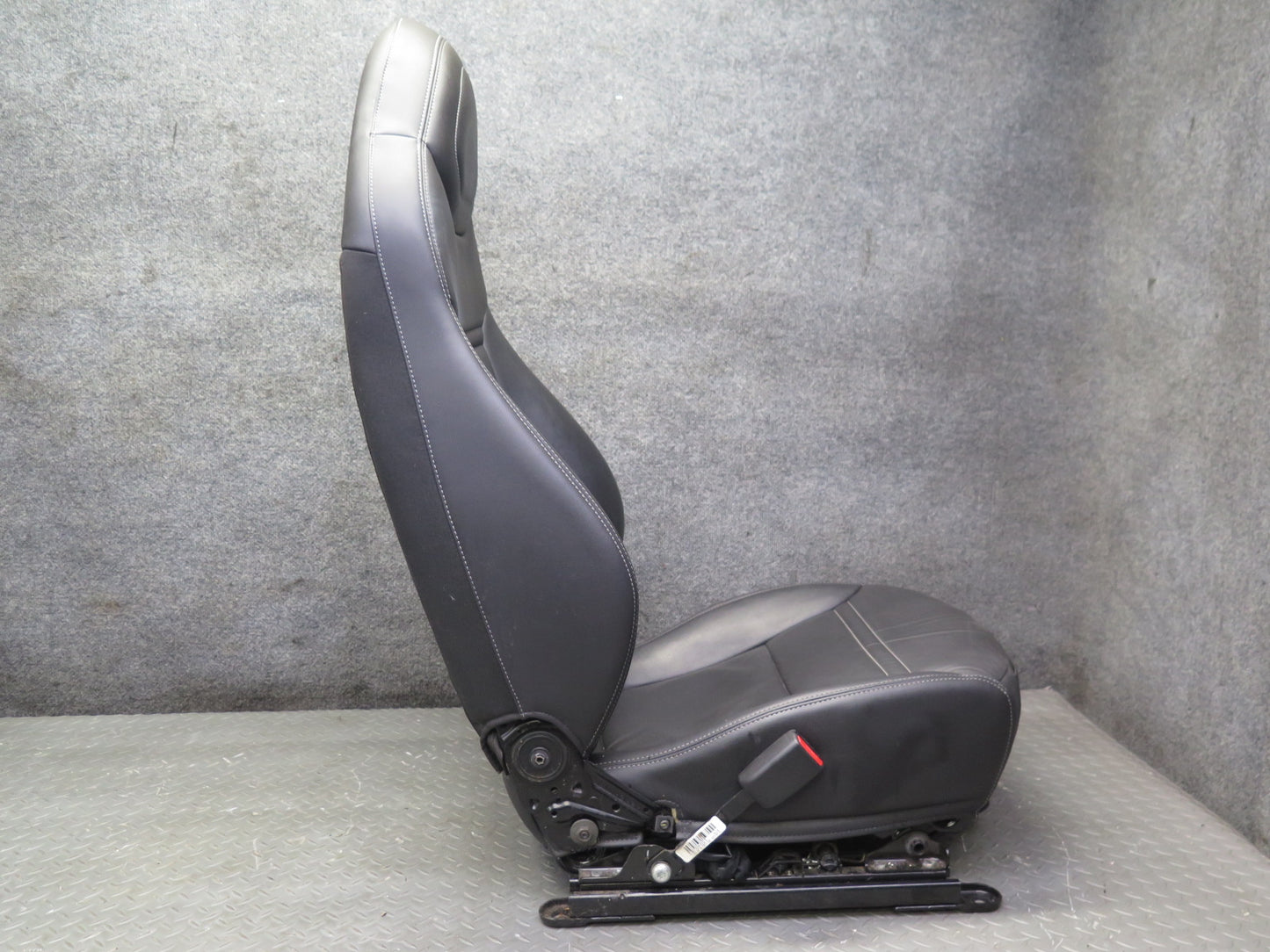 07-09 Pontiac Solstice Set of 2 Front Left & Right Leather Seat Black 20K OEM