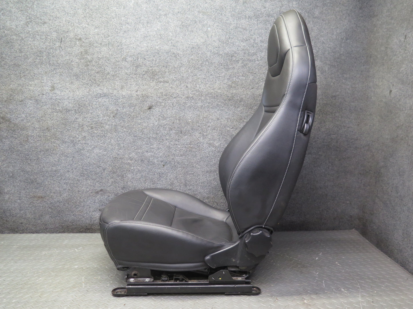 07-09 Pontiac Solstice Set of 2 Front Left & Right Leather Seat Black 20K OEM