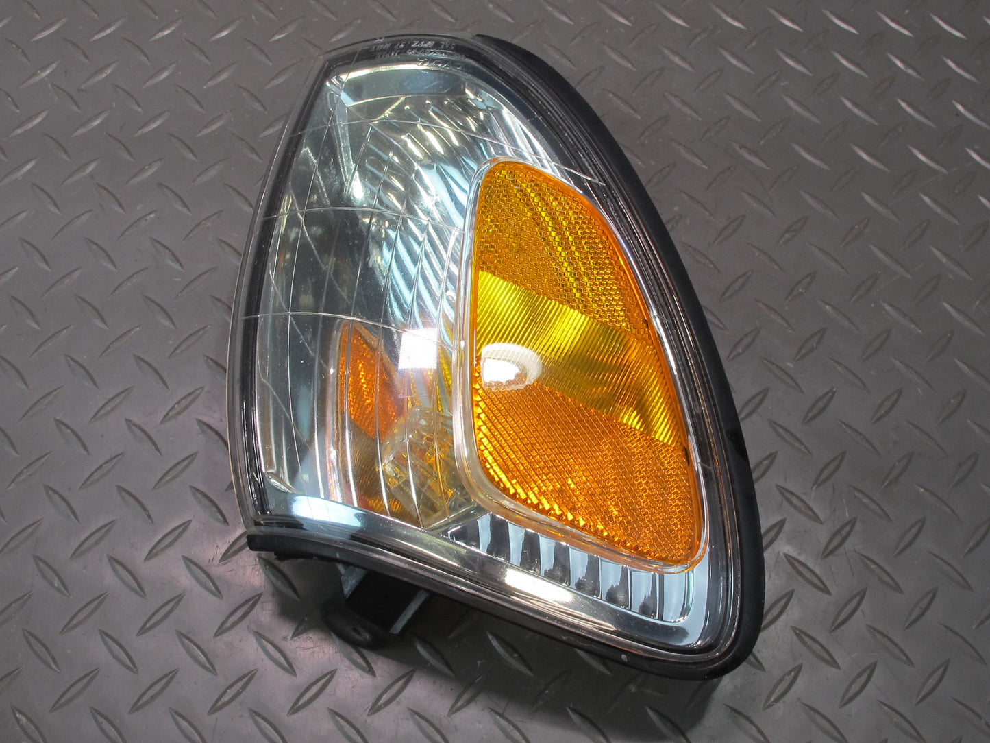 2003-2007 Lexus UZJ100L LX470 Front Right Turn Signal Corner Light Lamp