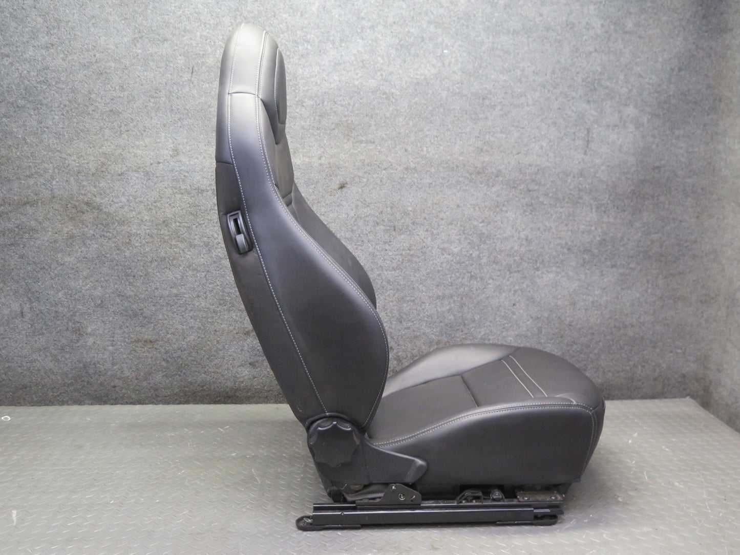 07-09 Pontiac Solstice Set of 2 Front Left & Right Leather Seat Black 20K OEM