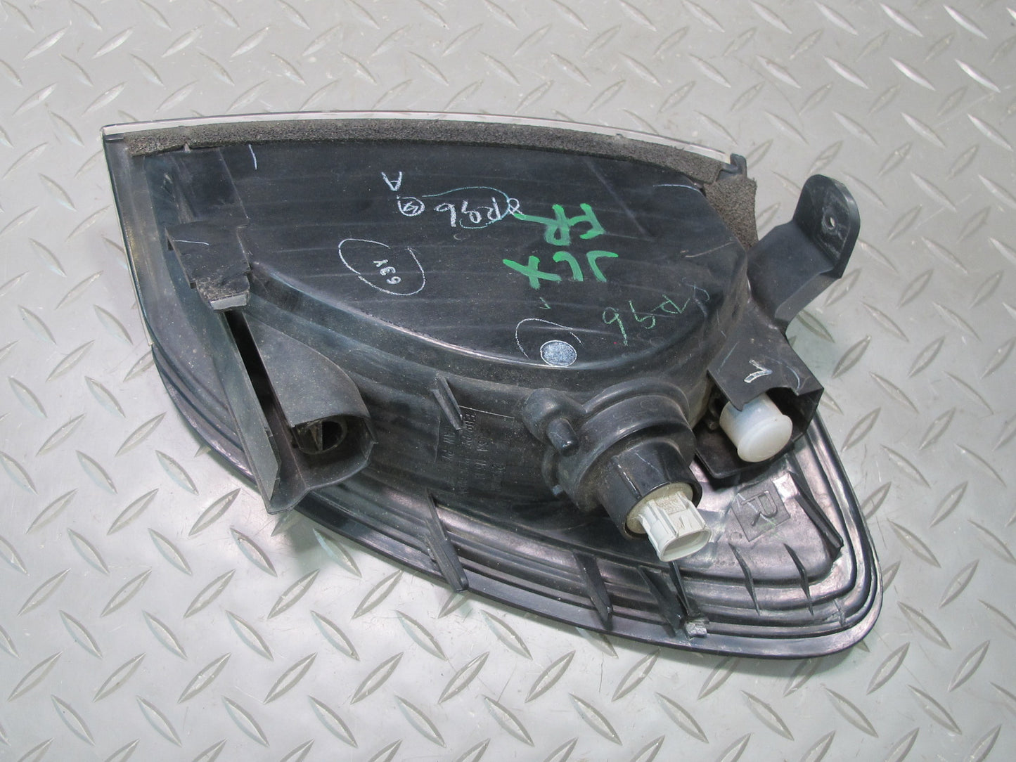 2003-2007 Lexus UZJ100L LX470 Front Right Turn Signal Corner Light Lamp