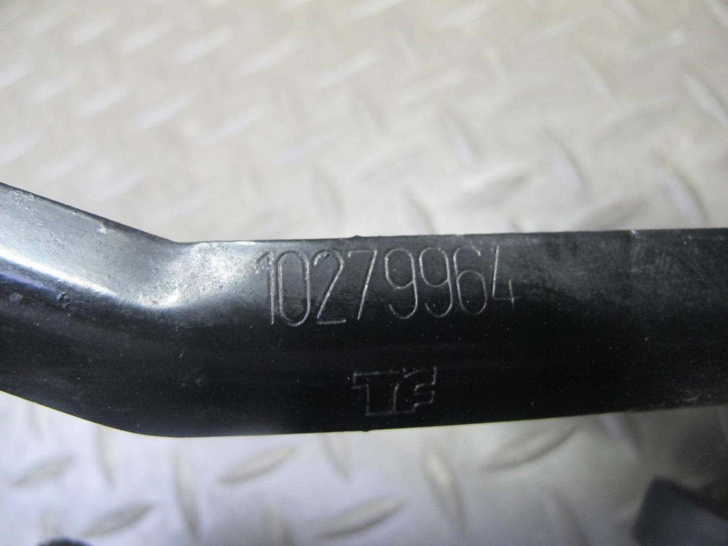 06-09 Pontiac Solstice Front Left & Right Side Hood Hinge Set OEM