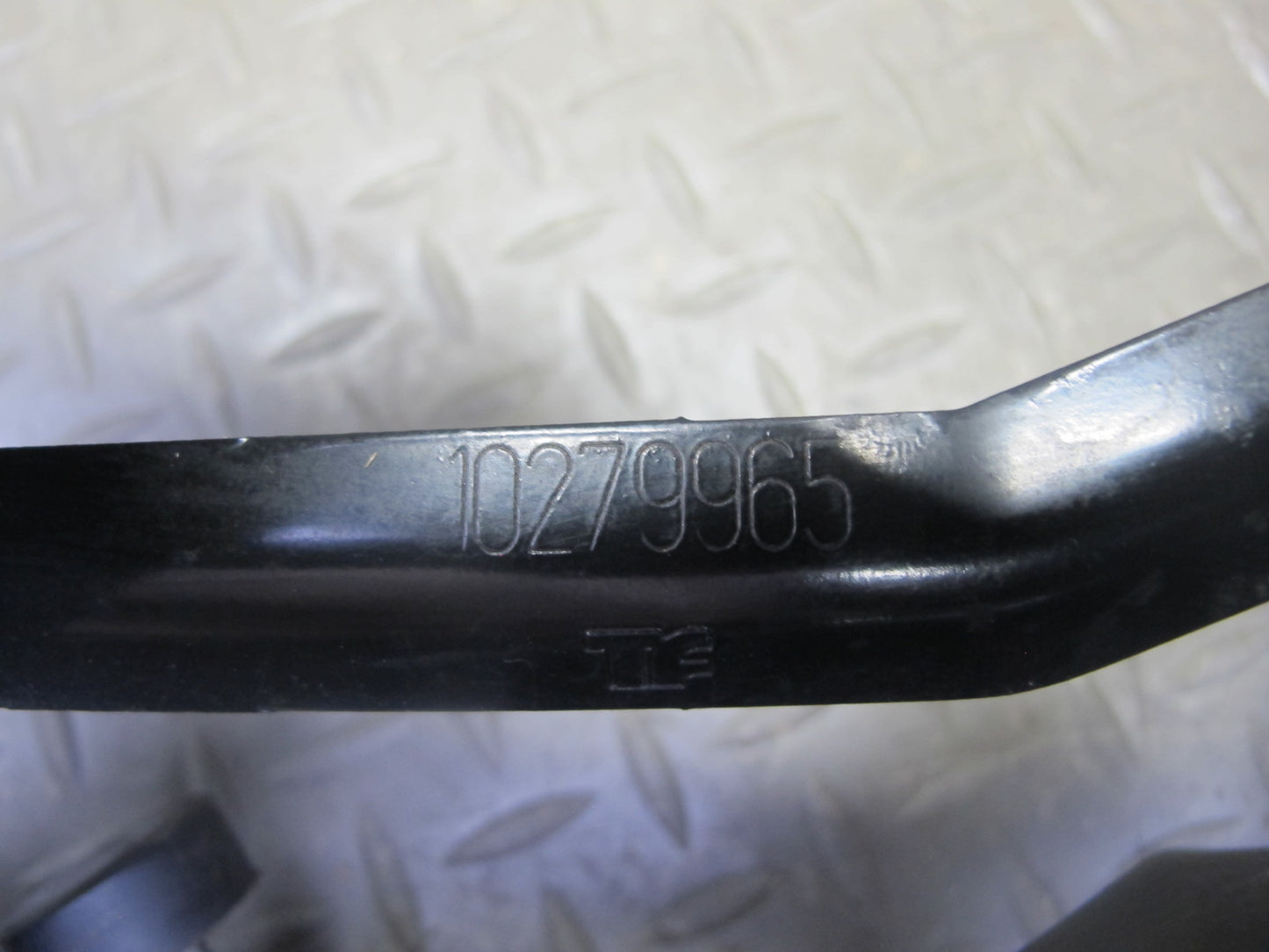 06-09 Pontiac Solstice Front Left & Right Side Hood Hinge Set OEM