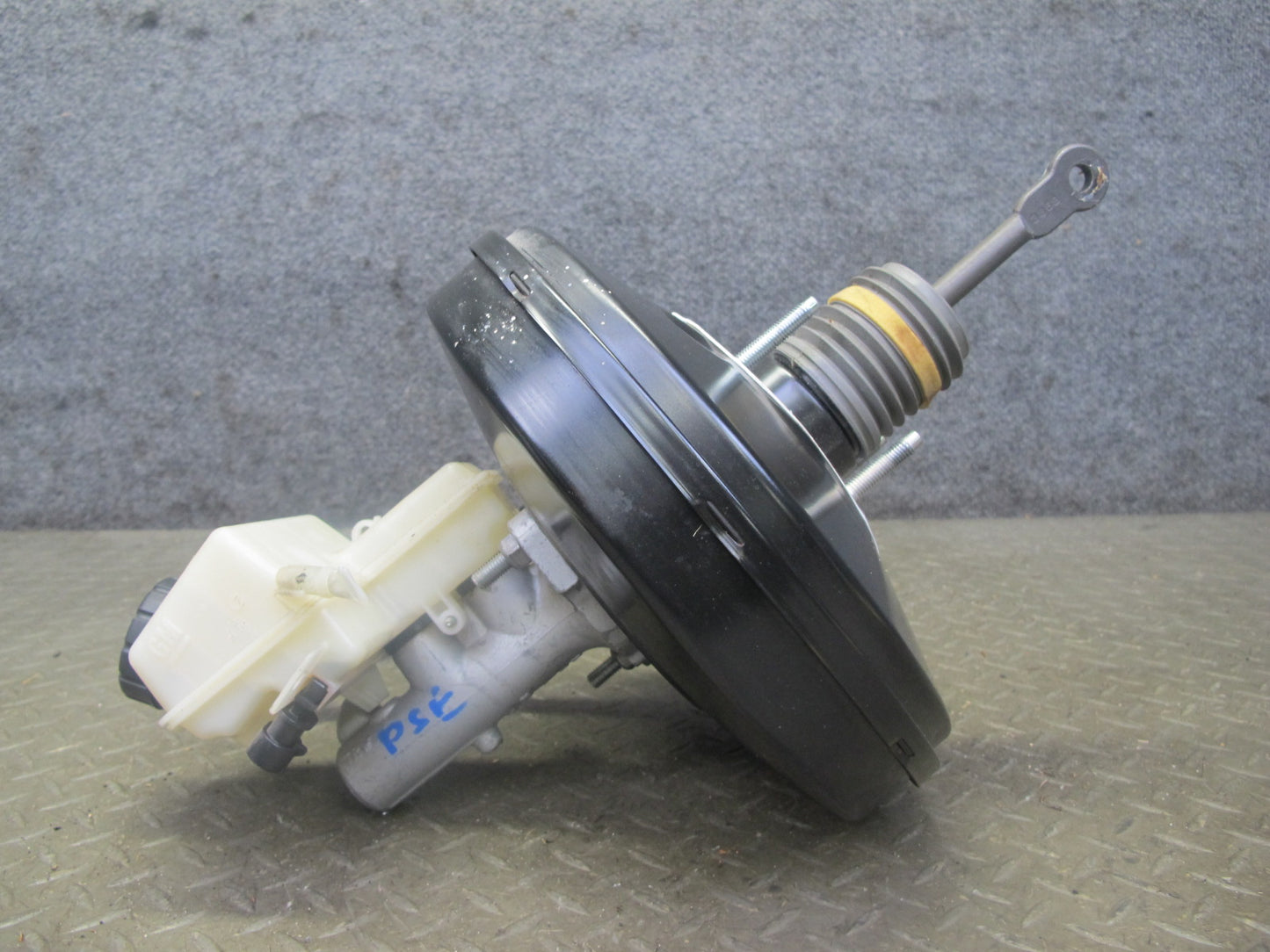 06-09 Pontiac Solstice SKY Brake Master Cylinder Booster Fluid Reservoir 20K OEM