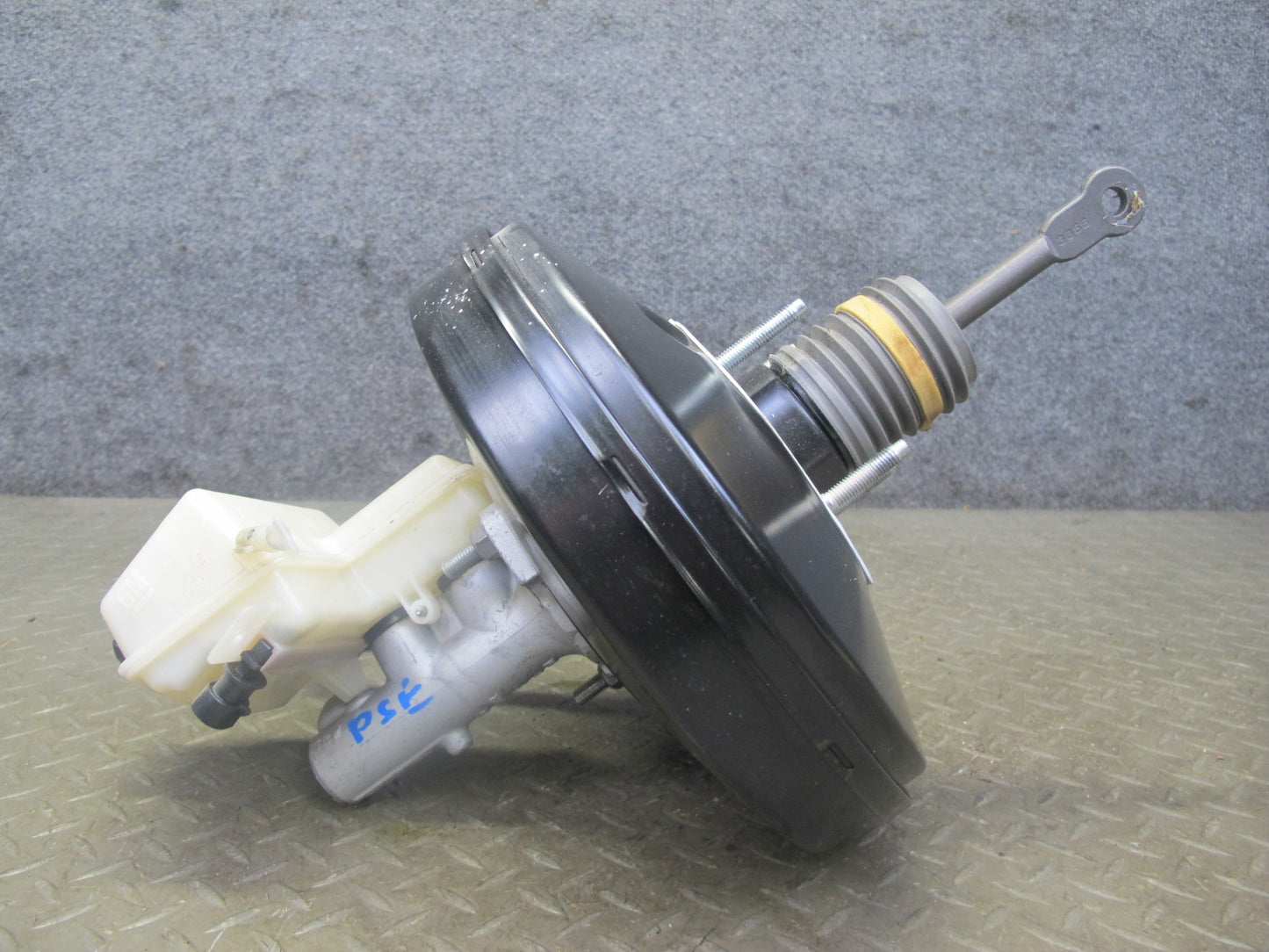 06-09 Pontiac Solstice SKY Brake Master Cylinder Booster Fluid Reservoir 20K OEM