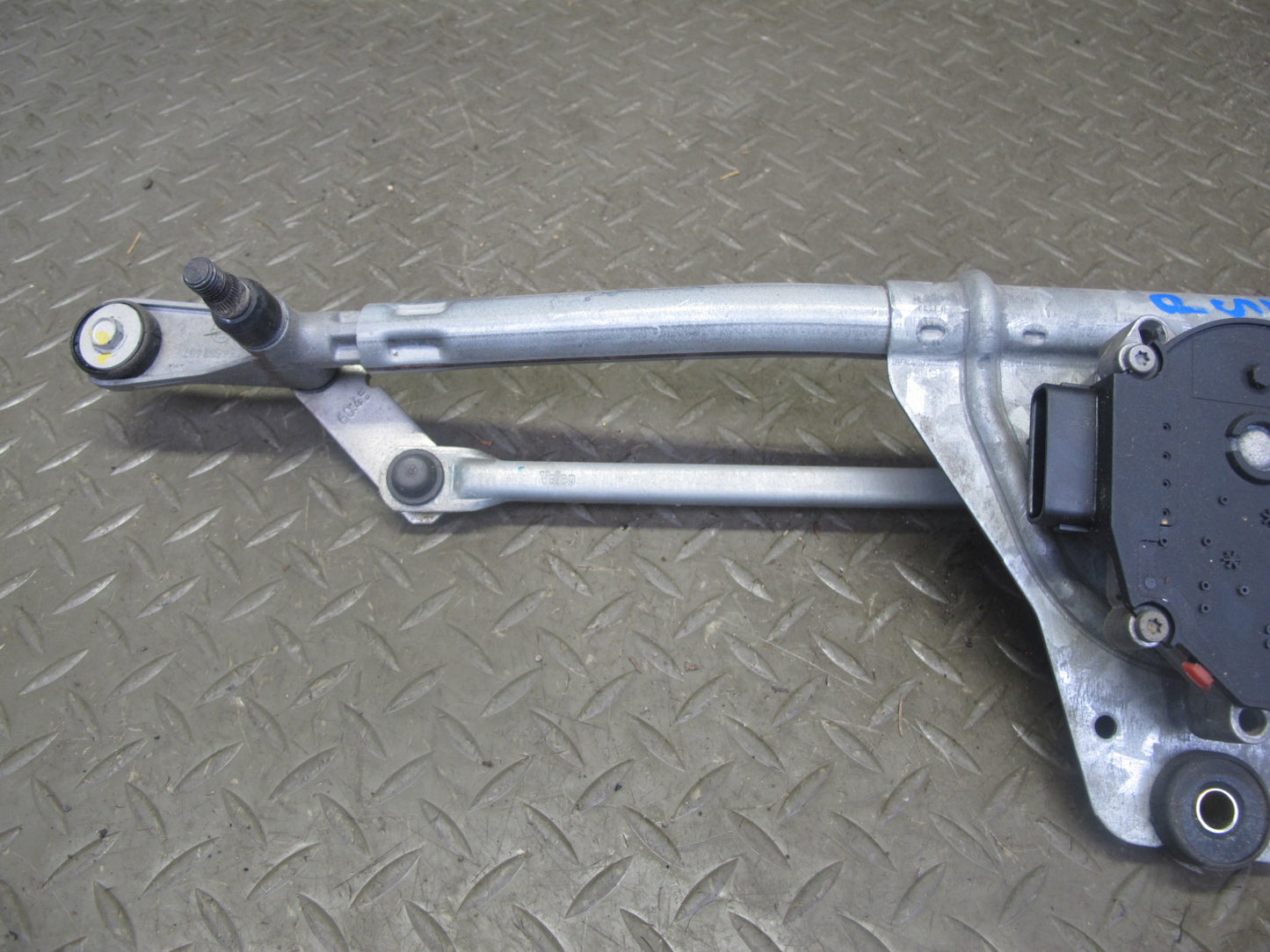 06-08 Pontiac Solstice Windshield Wiper Transmission Linkage w Motor OEM