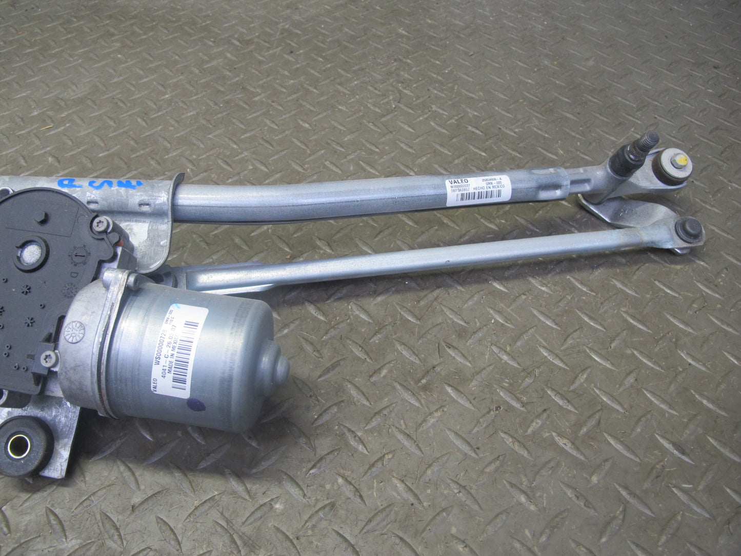 06-08 Pontiac Solstice Windshield Wiper Transmission Linkage w Motor OEM