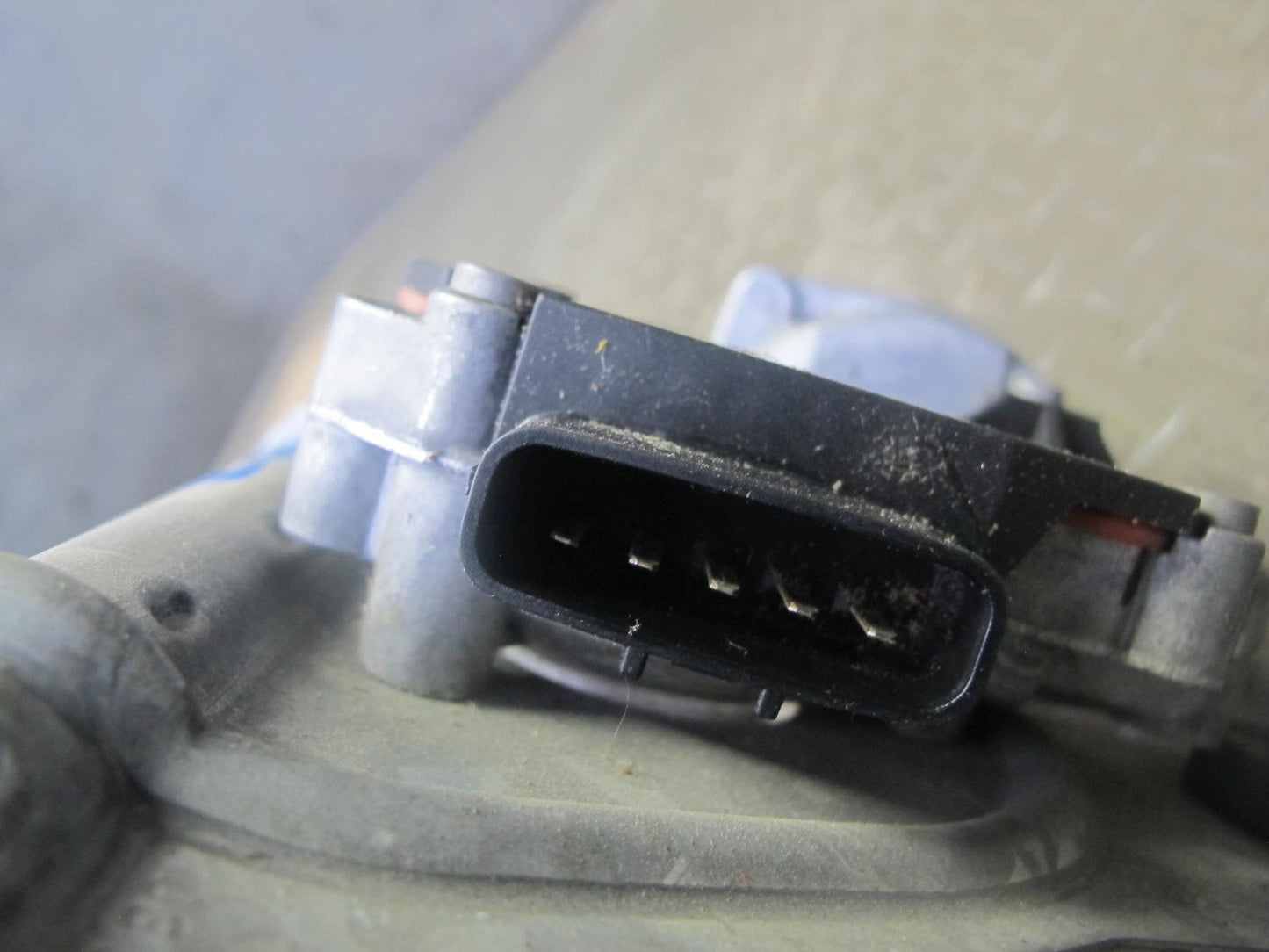 06-08 Pontiac Solstice Windshield Wiper Transmission Linkage w Motor OEM