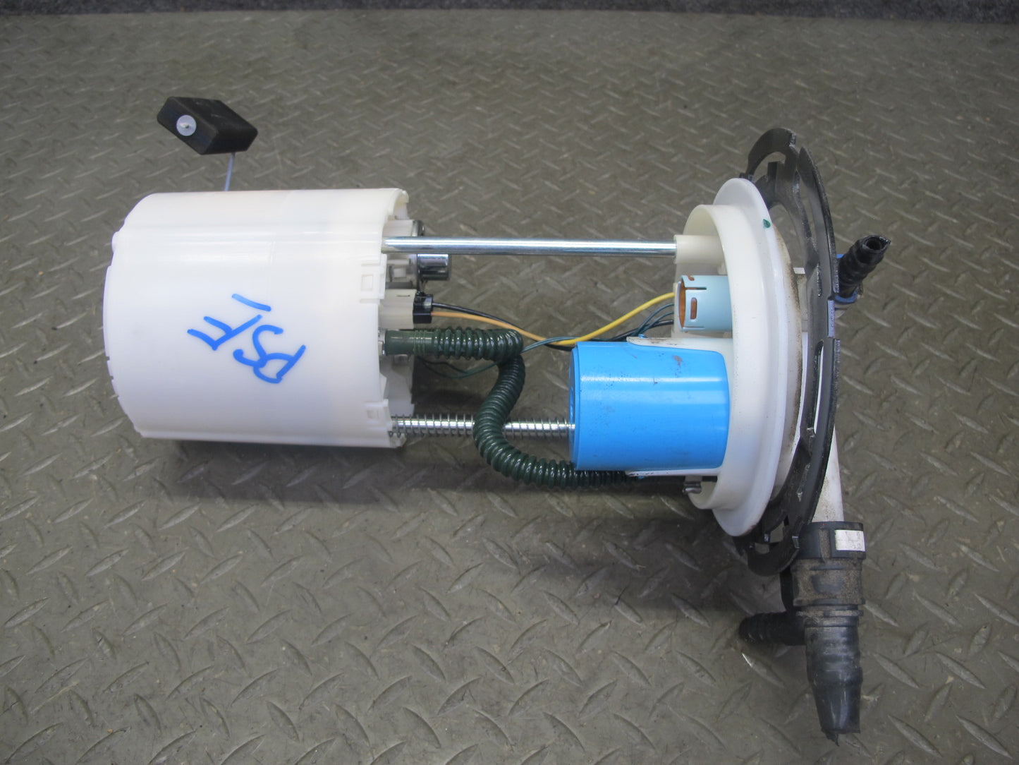 06-07 Pontiac Solstice Saturn SKY 2.4L Fuel Pump Level Sensor Assembly 20K OEM