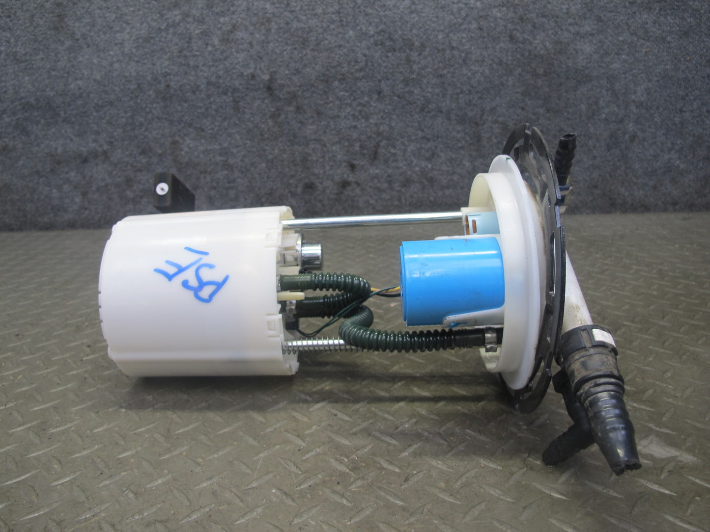 06-07 Pontiac Solstice Saturn SKY 2.4L Fuel Pump Level Sensor Assembly 20K OEM