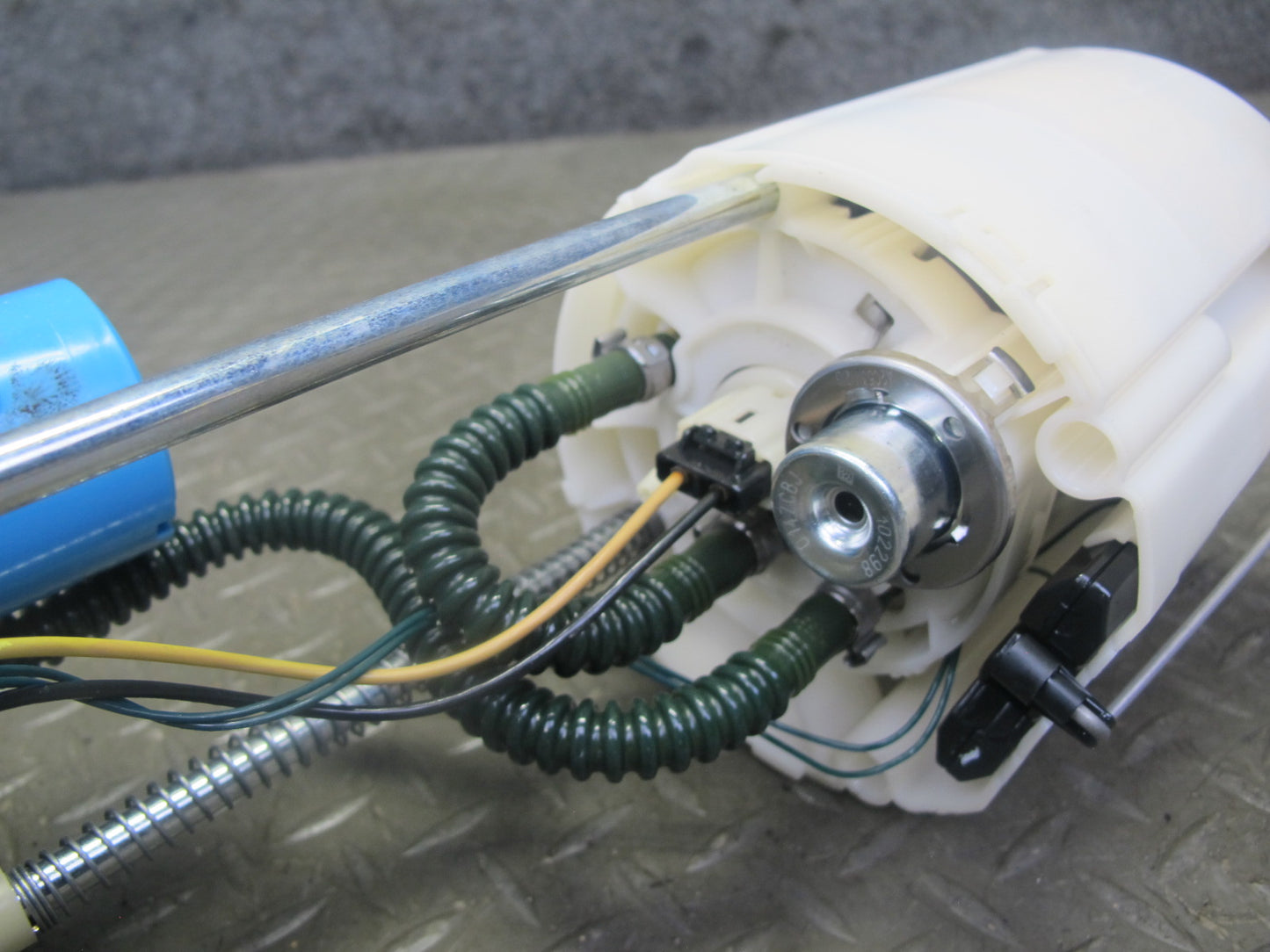 06-07 Pontiac Solstice Saturn SKY 2.4L Fuel Pump Level Sensor Assembly 20K OEM