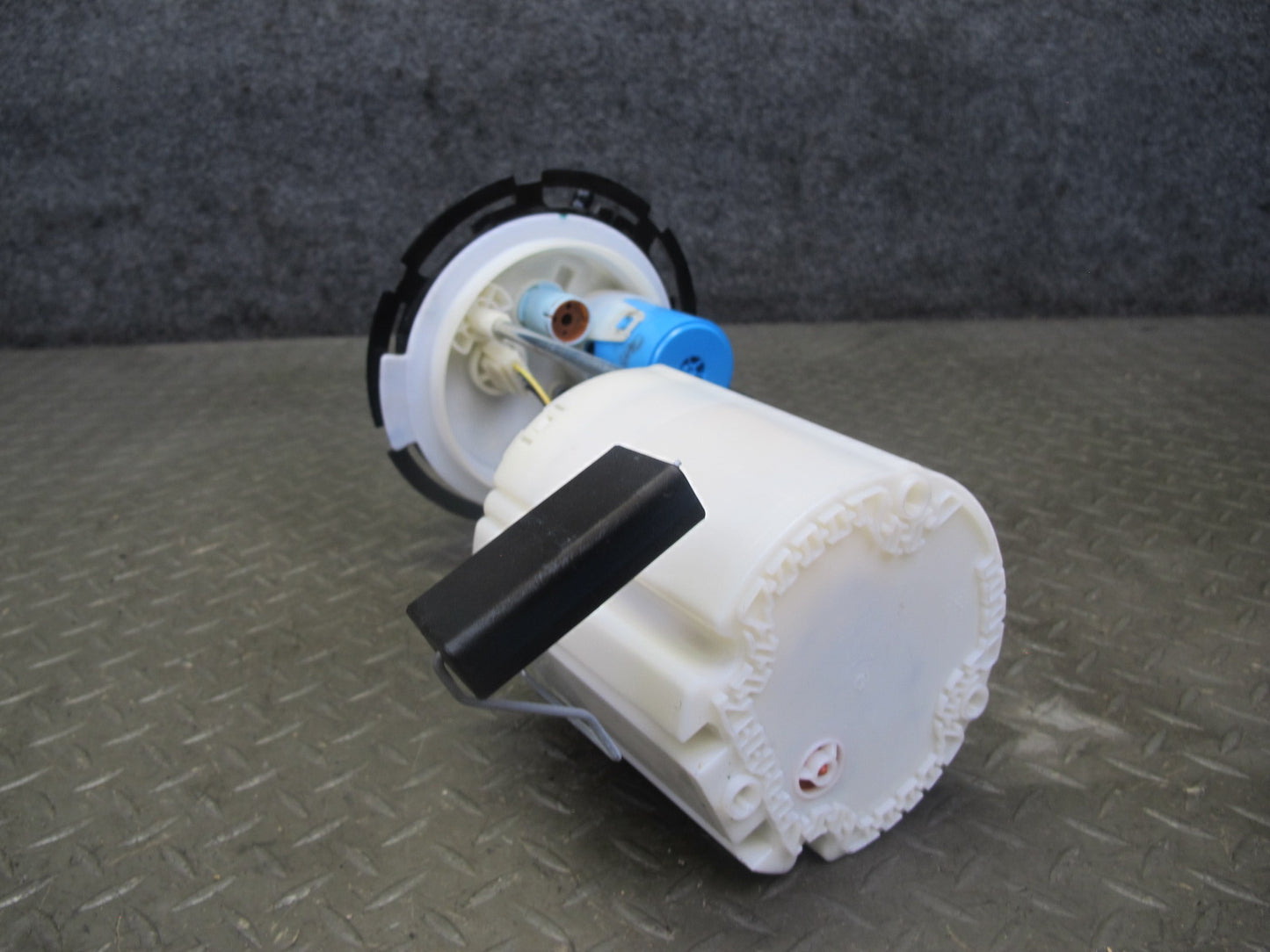 06-07 Pontiac Solstice Saturn SKY 2.4L Fuel Pump Level Sensor Assembly 20K OEM