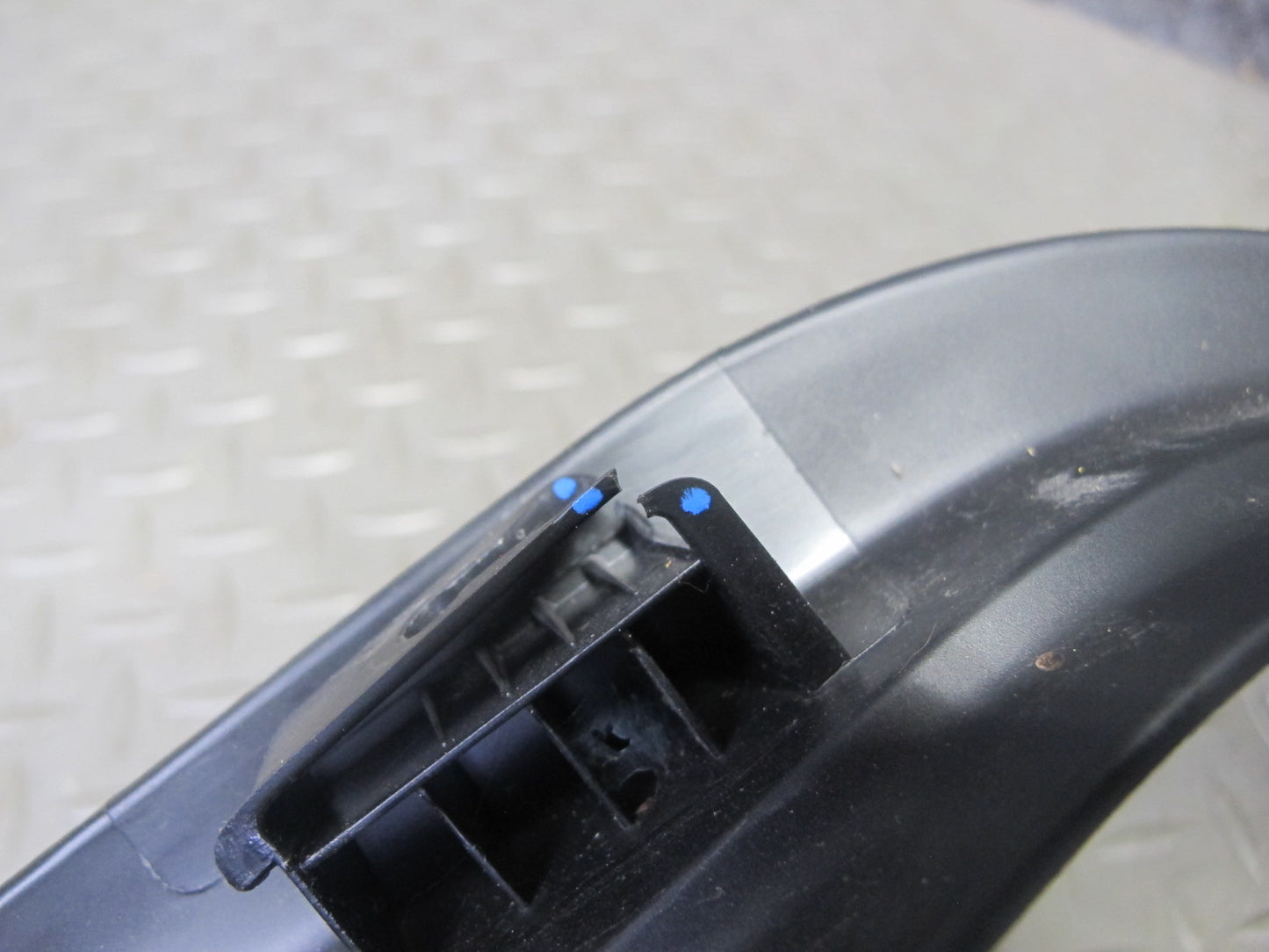 06-10 Pontiac Solstice Saturn SKY Conv Set of 2 Front Kick Trim Cover Panel OEM