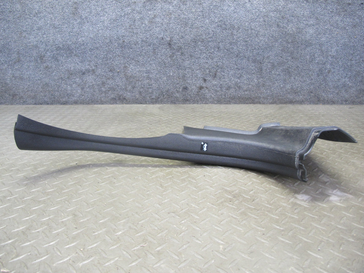 06-10 Pontiac Solstice Saturn SKY Conv Set of 2 Front Kick Trim Cover Panel OEM