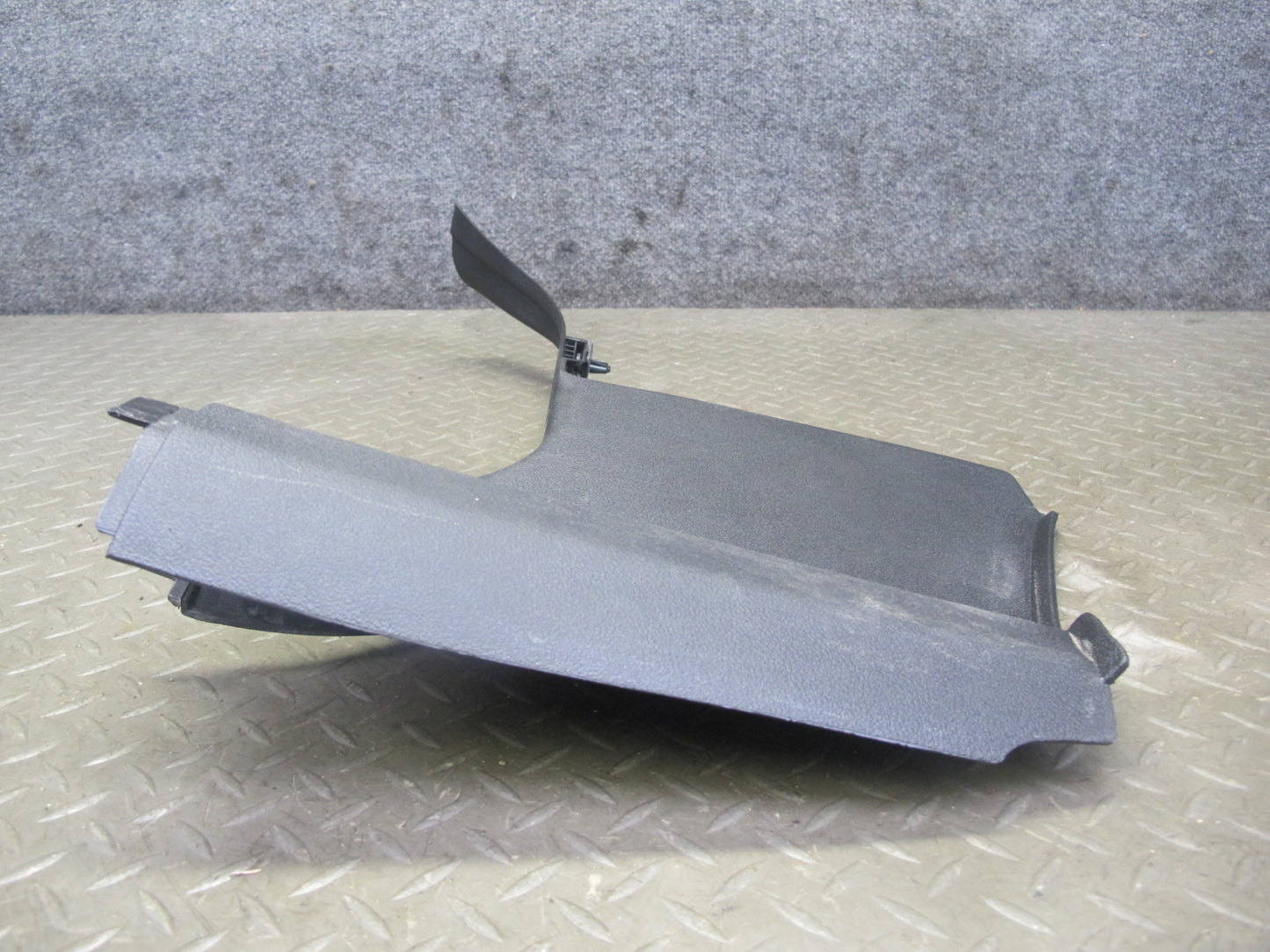 06-10 Pontiac Solstice Saturn SKY Conv Set of 2 Front Kick Trim Cover Panel OEM