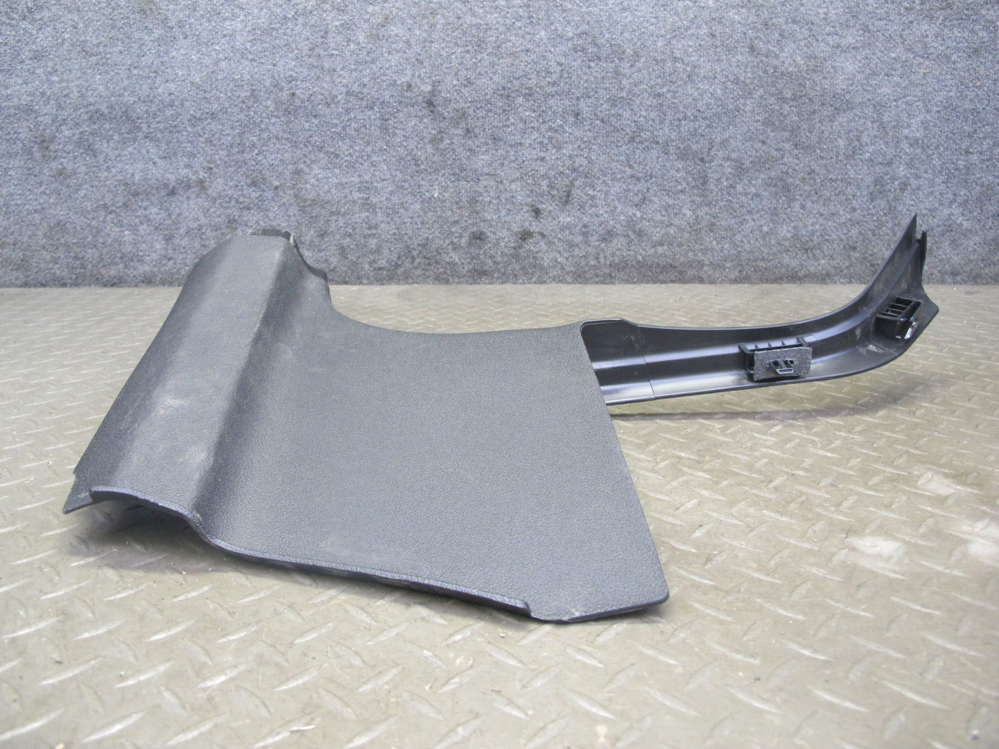 06-10 Pontiac Solstice Saturn SKY Conv Set of 2 Front Kick Trim Cover Panel OEM