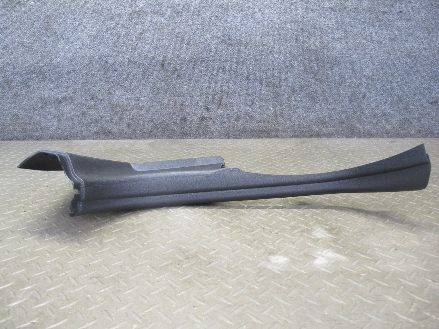 06-10 Pontiac Solstice Saturn SKY Conv Set of 2 Front Kick Trim Cover Panel OEM