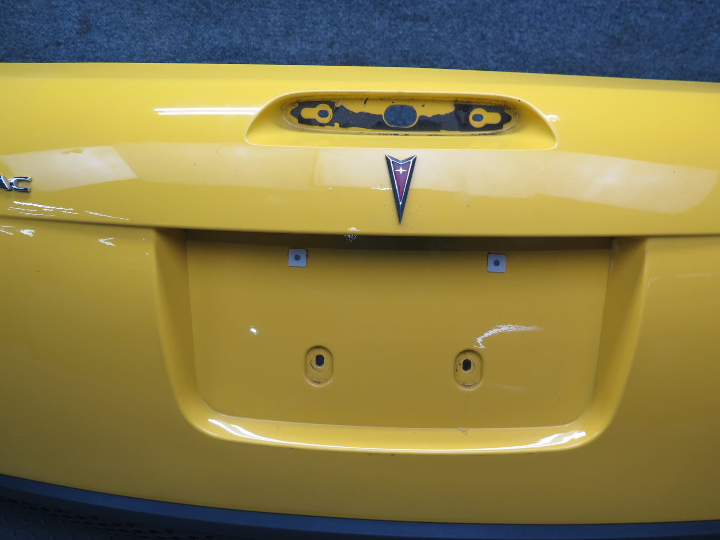 06-09 Pontiac Solstice 2.4L Rear Bumper Cover Yellow 20K Miles OEM