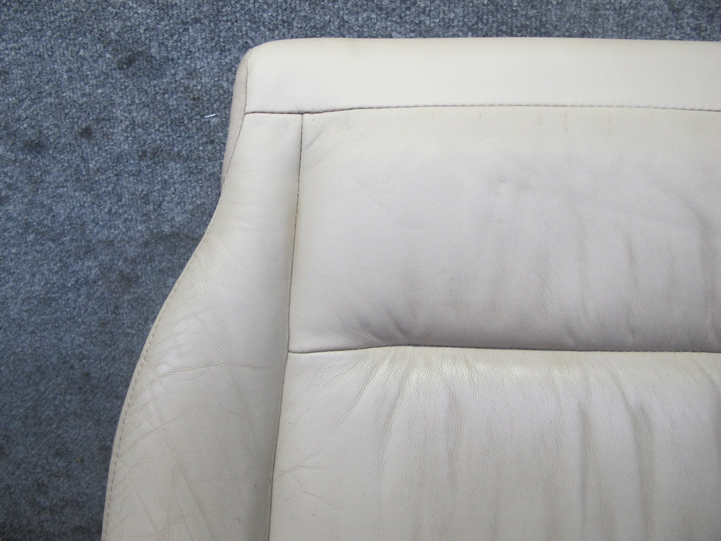 2003-2007 Lexus LX470 J100 Front Right Passenger Side Seat Lower Cushion Ivory