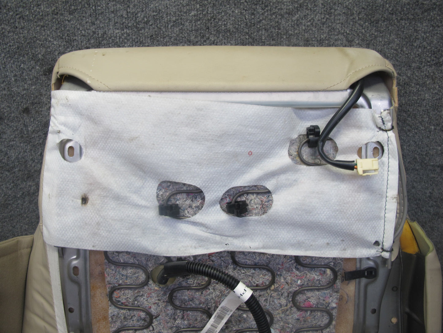 2003-2007 Lexus LX470 J100 Front Right Passenger Side Seat Lower Cushion Ivory