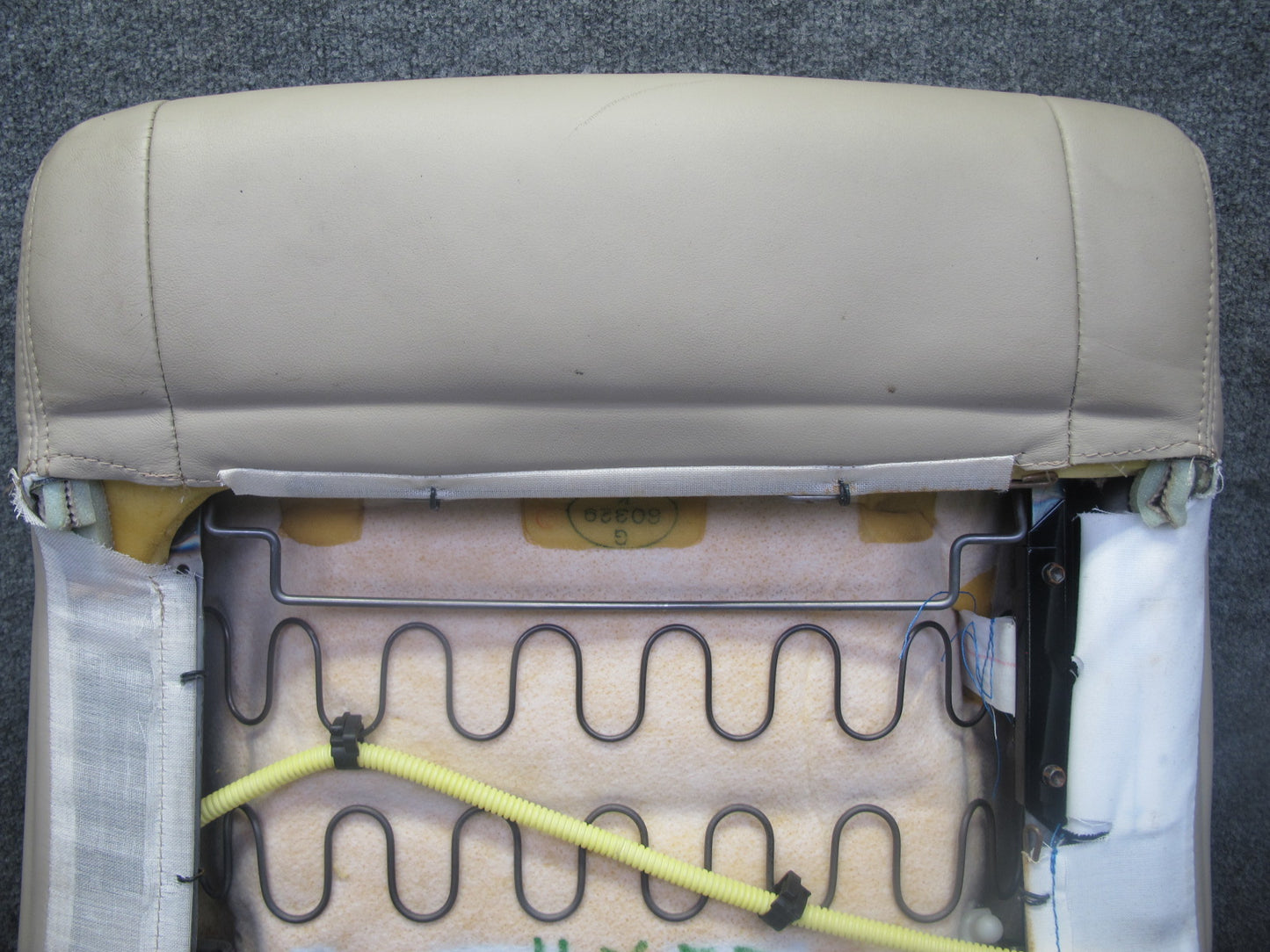2003-2007 Lexus LX470 Front Right Passenger Side Seat Upper Cushion Ivory