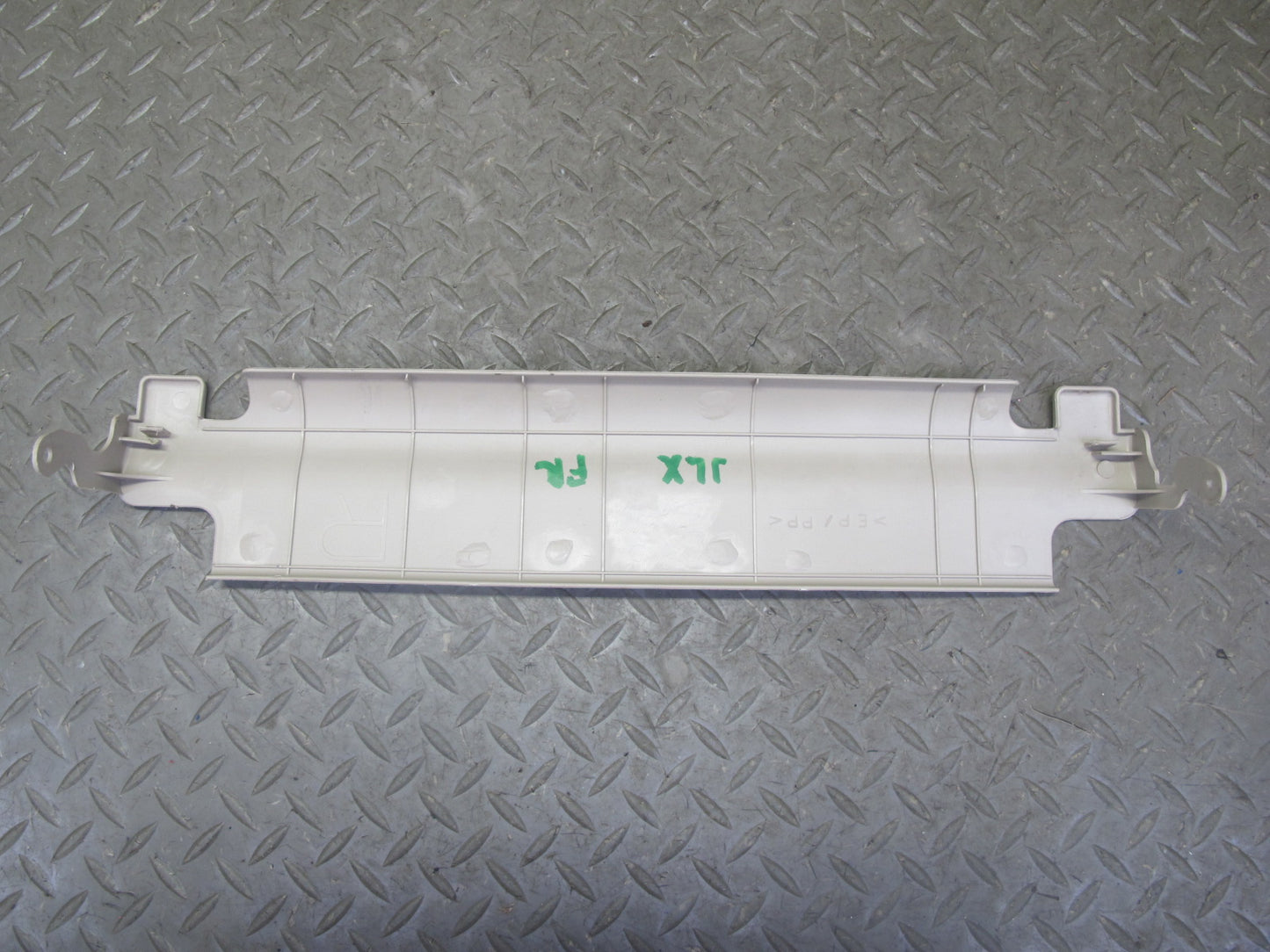 1998-2007 Lexus J100 LX470 Front Right Passenger Side Seat Trim Cover Panel Set