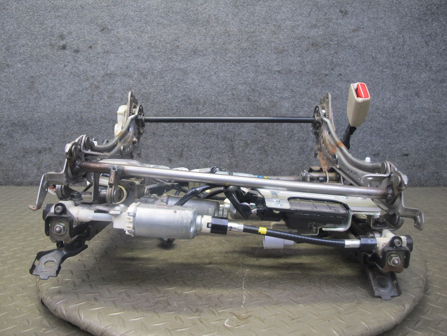 2003-2007 Lexus LX470 Front Right Passenger Side Lower Seat Track Frame W/ Motor