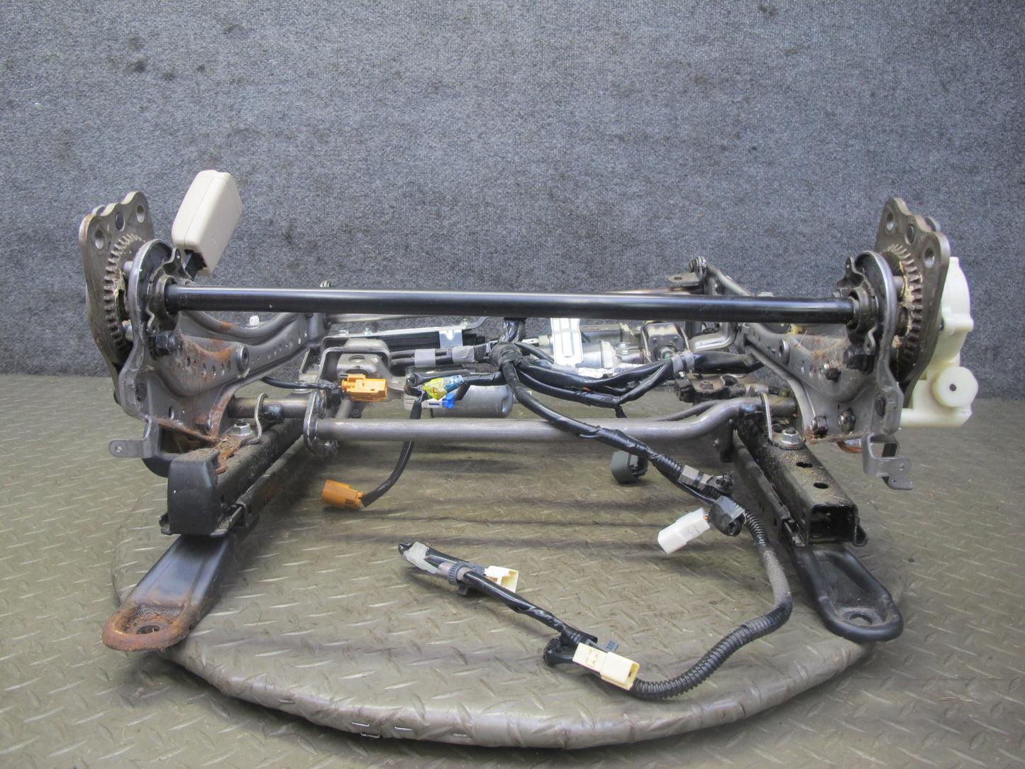 2003-2007 Lexus LX470 Front Right Passenger Side Lower Seat Track Frame W/ Motor