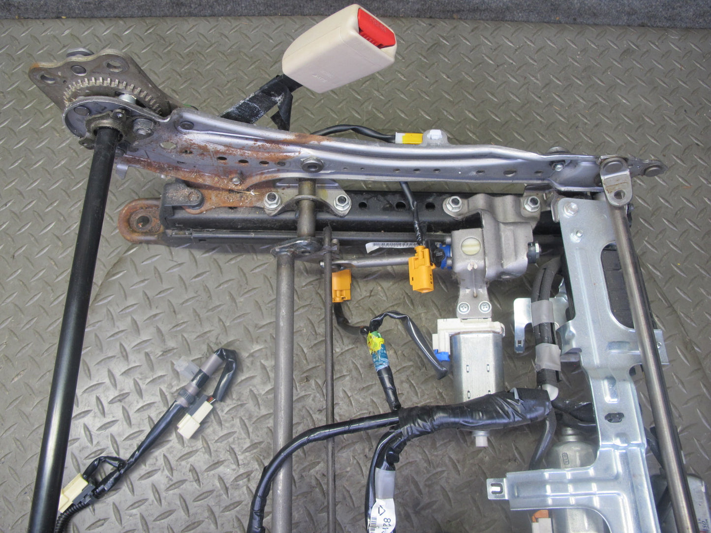 2003-2007 Lexus LX470 Front Right Passenger Side Lower Seat Track Frame W/ Motor