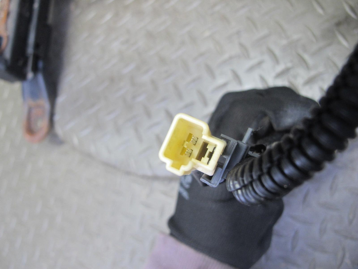 2003-2007 Lexus LX470 Front Right Passenger Side Lower Seat Track Frame W/ Motor