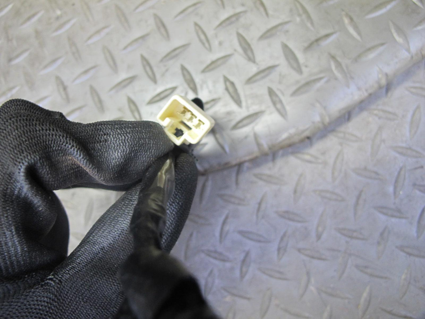 2003-2007 Lexus LX470 Front Right Passenger Side Lower Seat Track Frame W/ Motor