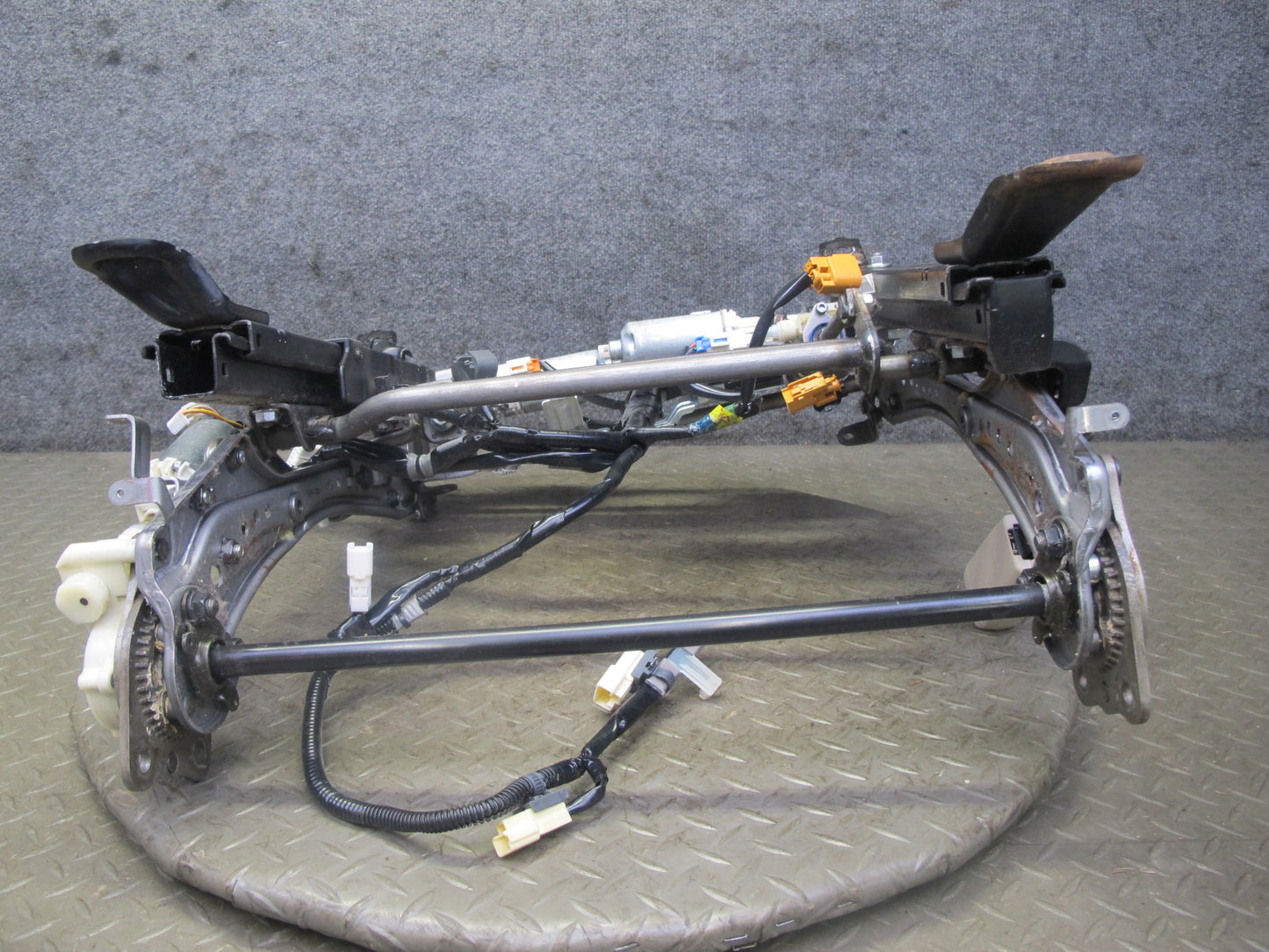 2003-2007 Lexus LX470 Front Right Passenger Side Lower Seat Track Frame W/ Motor