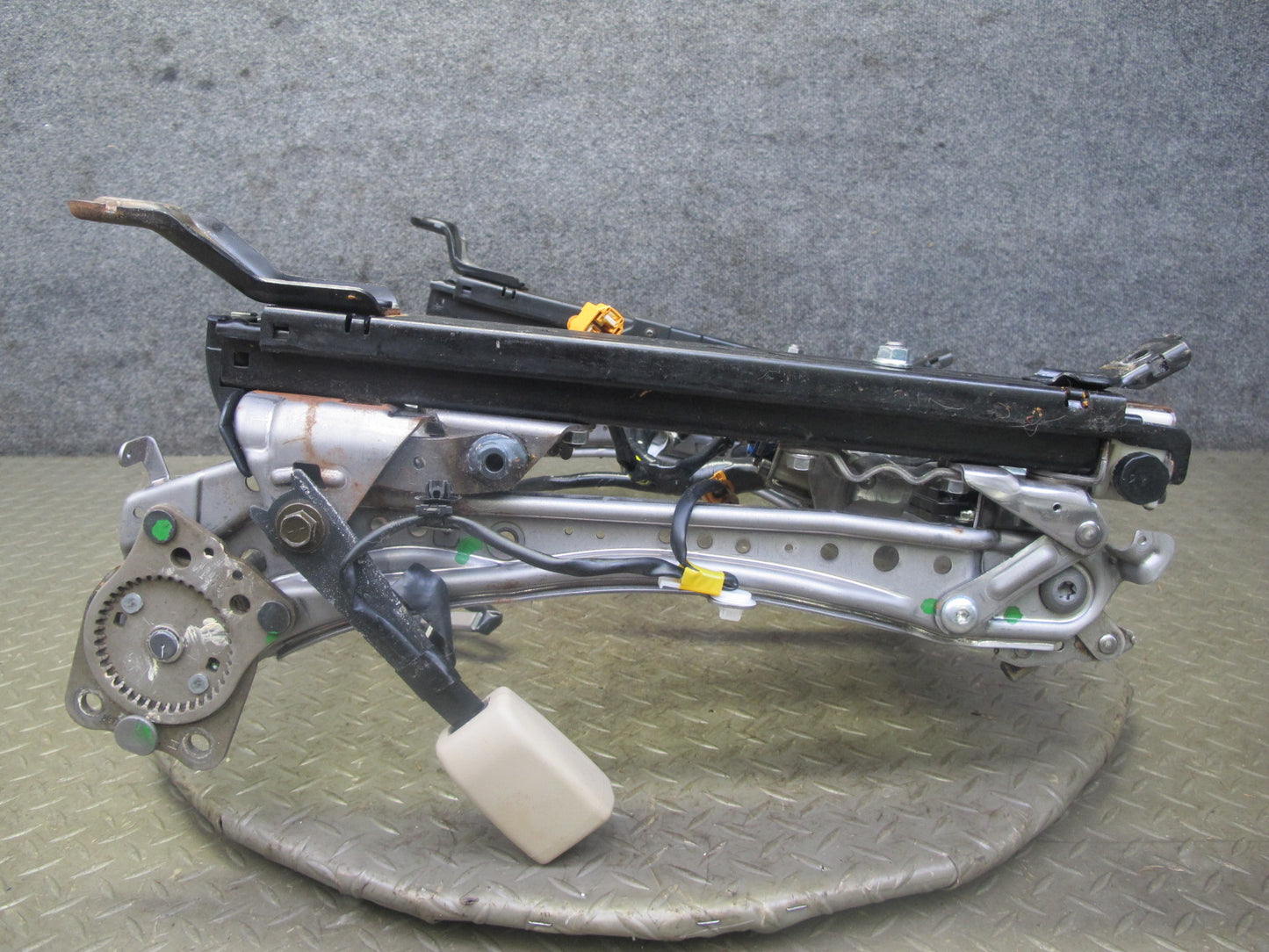 2003-2007 Lexus LX470 Front Right Passenger Side Lower Seat Track Frame W/ Motor