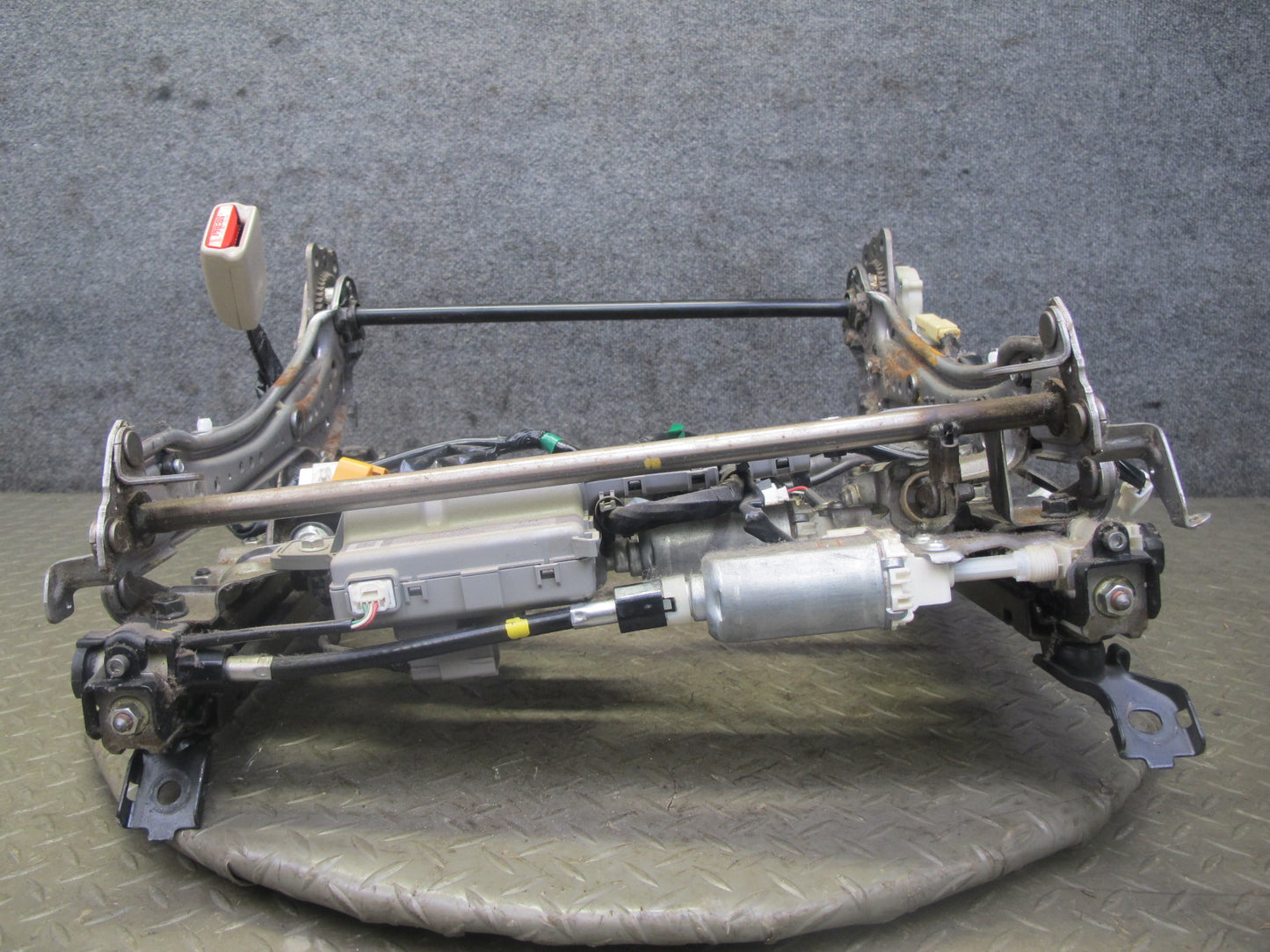 2003-2007 Lexus LX470 Front Left Driver Side Lower Seat Track Frame W/ Motor