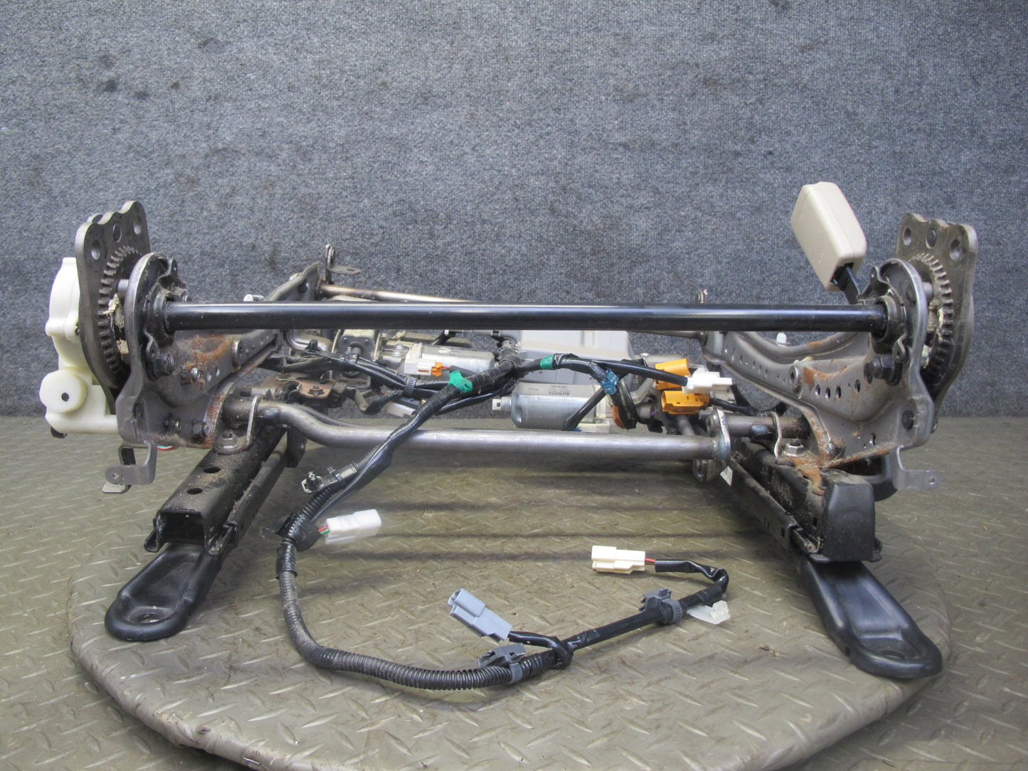 2003-2007 Lexus LX470 Front Left Driver Side Lower Seat Track Frame W/ Motor