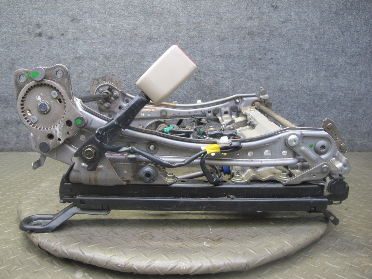 2003-2007 Lexus LX470 Front Left Driver Side Lower Seat Track Frame W/ Motor