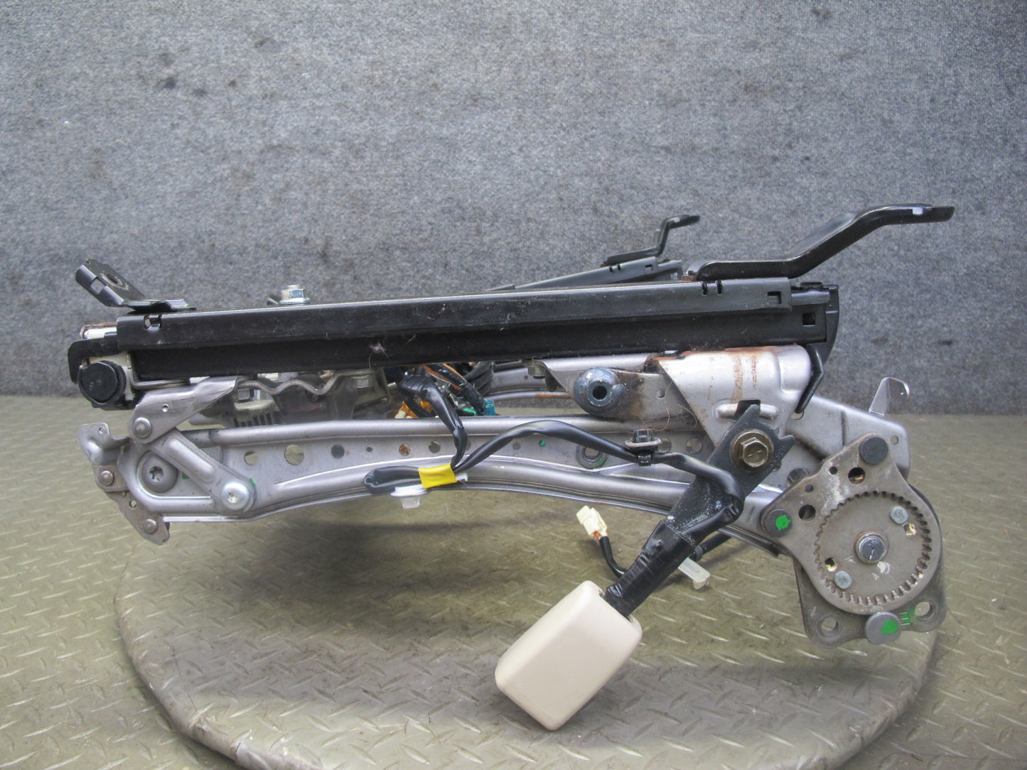 2003-2007 Lexus LX470 Front Left Driver Side Lower Seat Track Frame W/ Motor